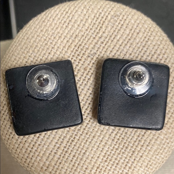 Floral Black and Gold Vintage Earrings - Picture 2 of 3